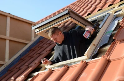 Pose de fenêtres de toit Velux à la Haye-Bellefond